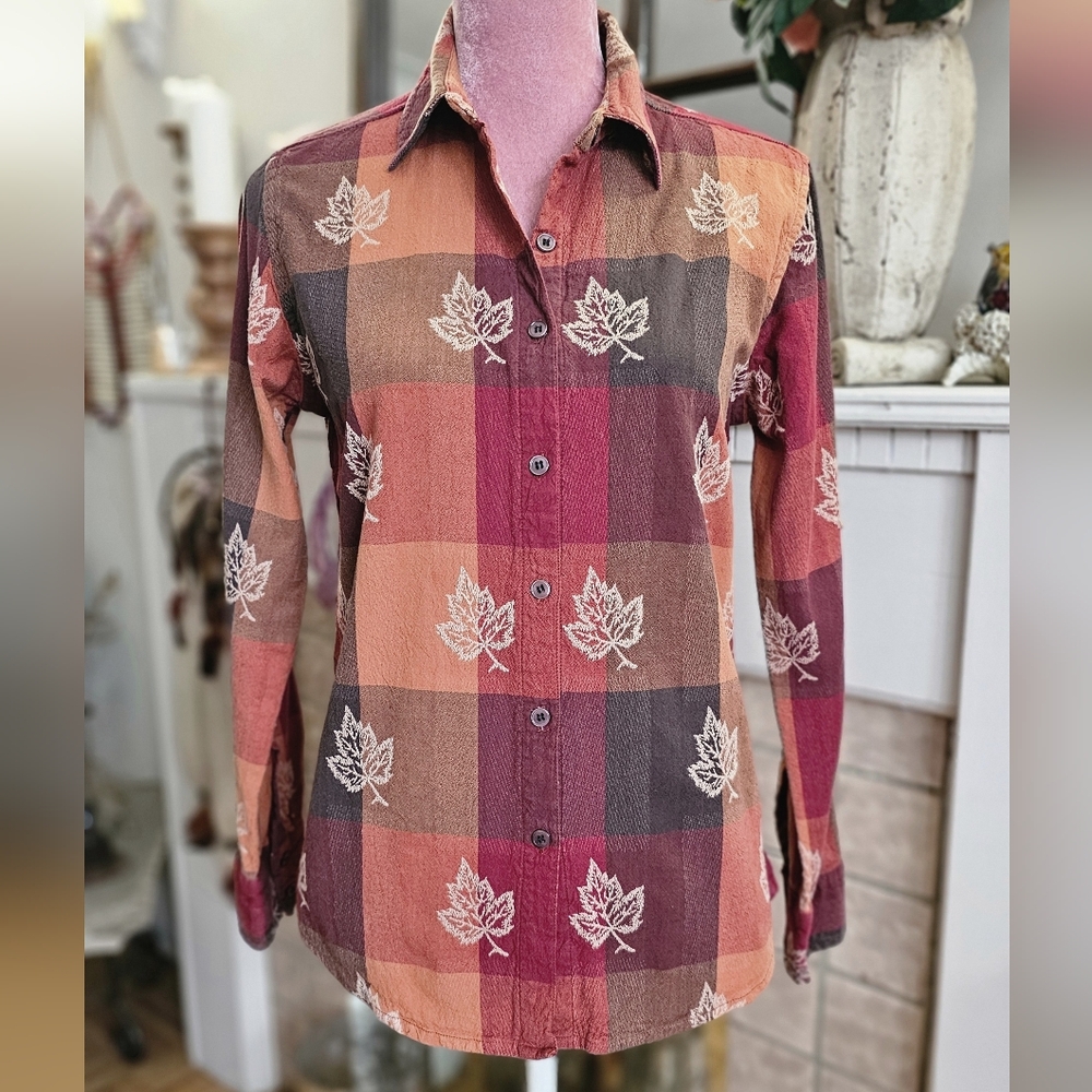 Angelique 100% cotton button down shirt. Cottagecorp. Grunge. Vintage.